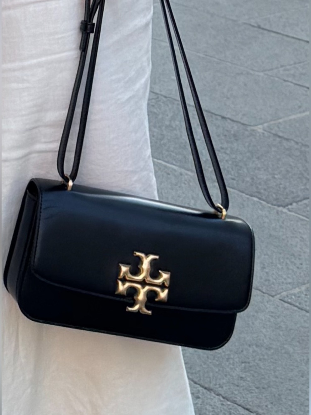 Tory Burch Eleanor Black Leather Shoulder/Crossbody Bag with Gold Logo